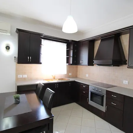Omnia Apartment
