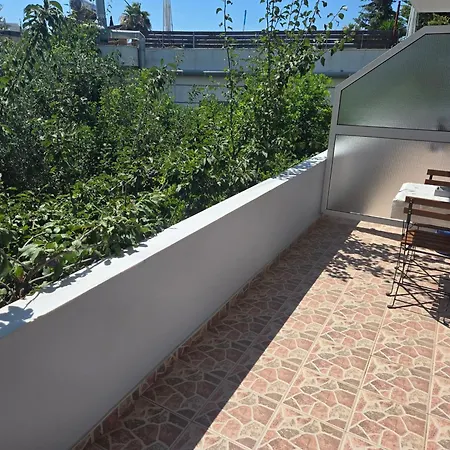 Omnia Apartment